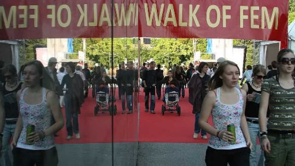 Foto: walk of fem - https://www.linz.at/images/Walk_of_Fem_middle.jpg
