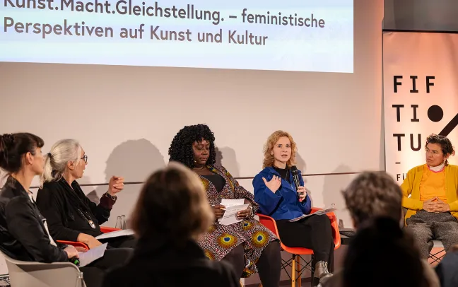 Debatte zu Macht, Kunst und Gleichstellung an der Kunstuni Linz
