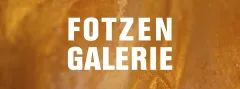 Goldener Hintergrund mit weißem Text.